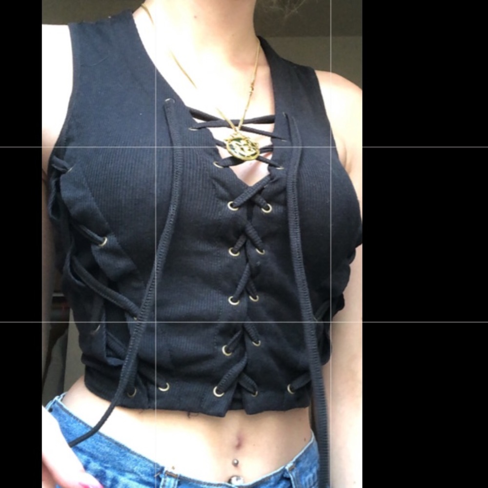 Low cut string cross black crop top